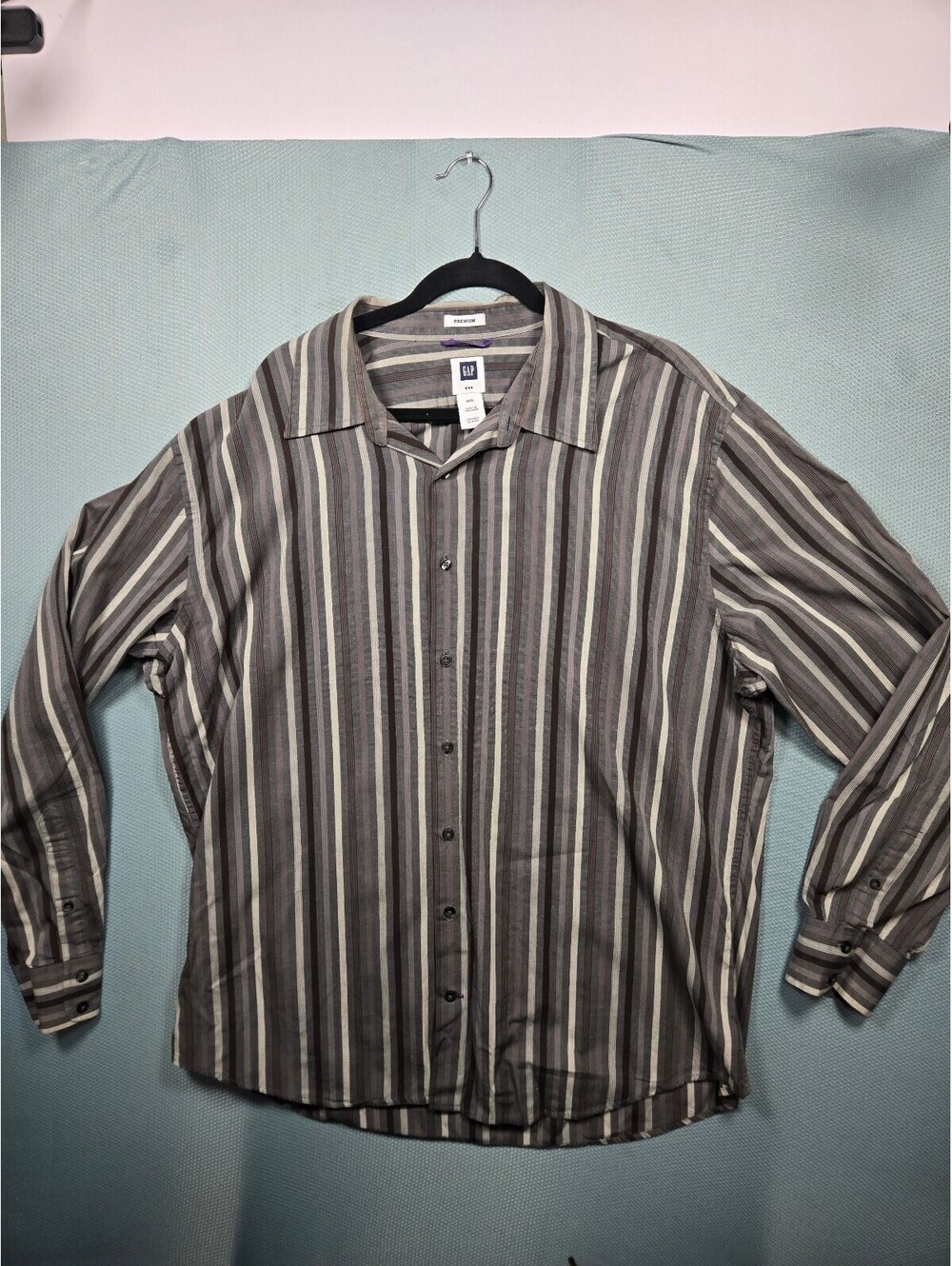 Gap striped long sleeve button-front shirt